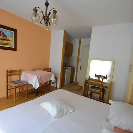 Ivana بيت ضيافة 3*