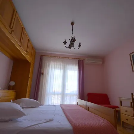 Casa de hóspedes Ivana 3*